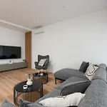 Luxury With Private Pool In Διαμέρισμα *