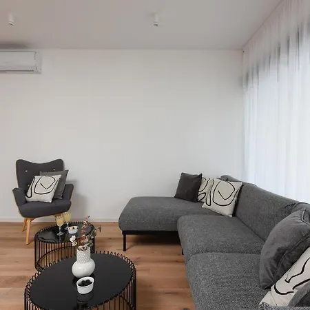 Apartment Luxury With Private Pool In Zadar