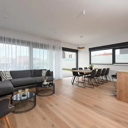 Luxury With Private Pool In Apartment