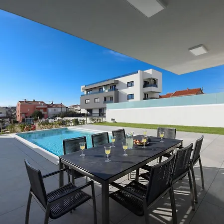 Luxury With Private Pool In *