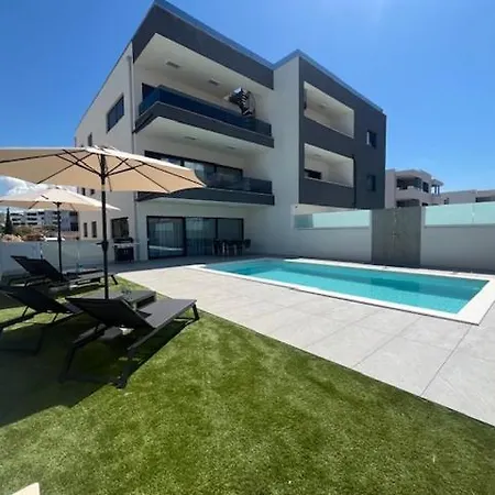 Luxury With Private Pool In