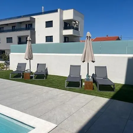 Apartment Luxury With Private Pool In *