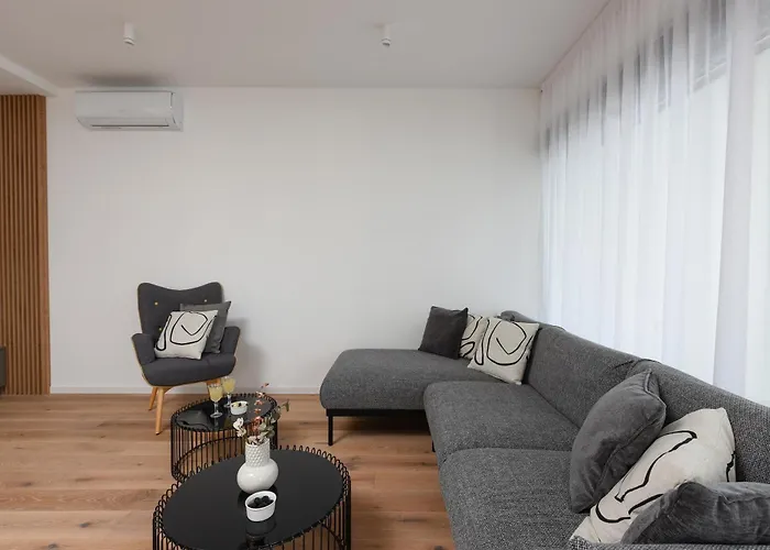 דירה Luxury With Private Pool In זאדאר