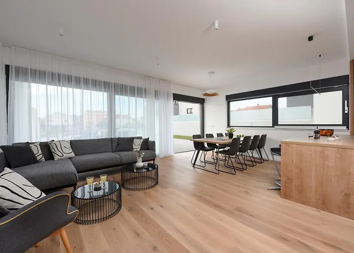 Luxury With Private Pool In דירה