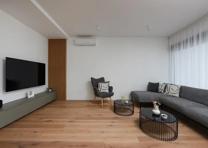 Luxury With Private Pool In