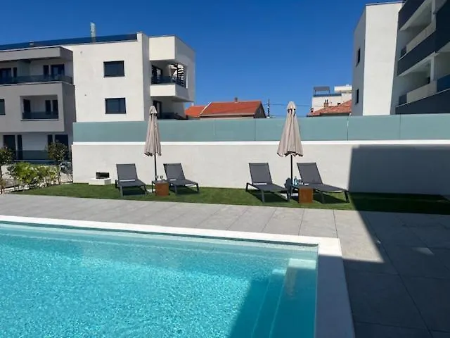 Luxury With Private Pool In Apartamento Zadar